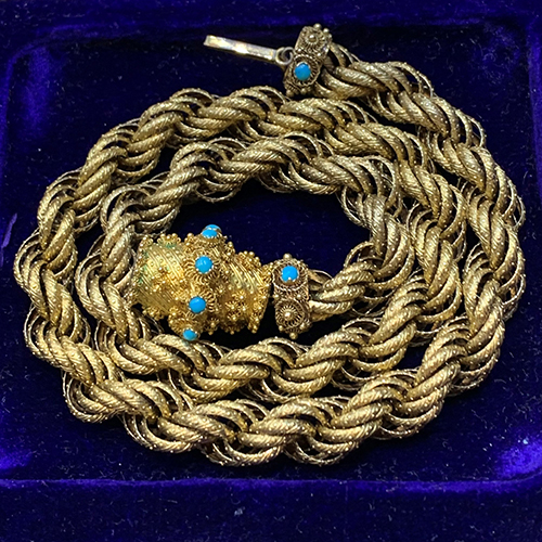 18 carat gold chain mounted with turquoises 