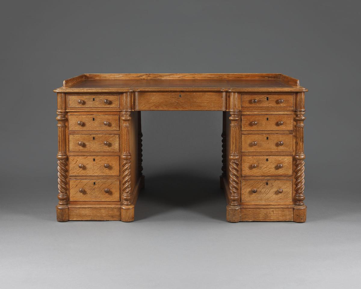 19th century Oak Pedestal Desk