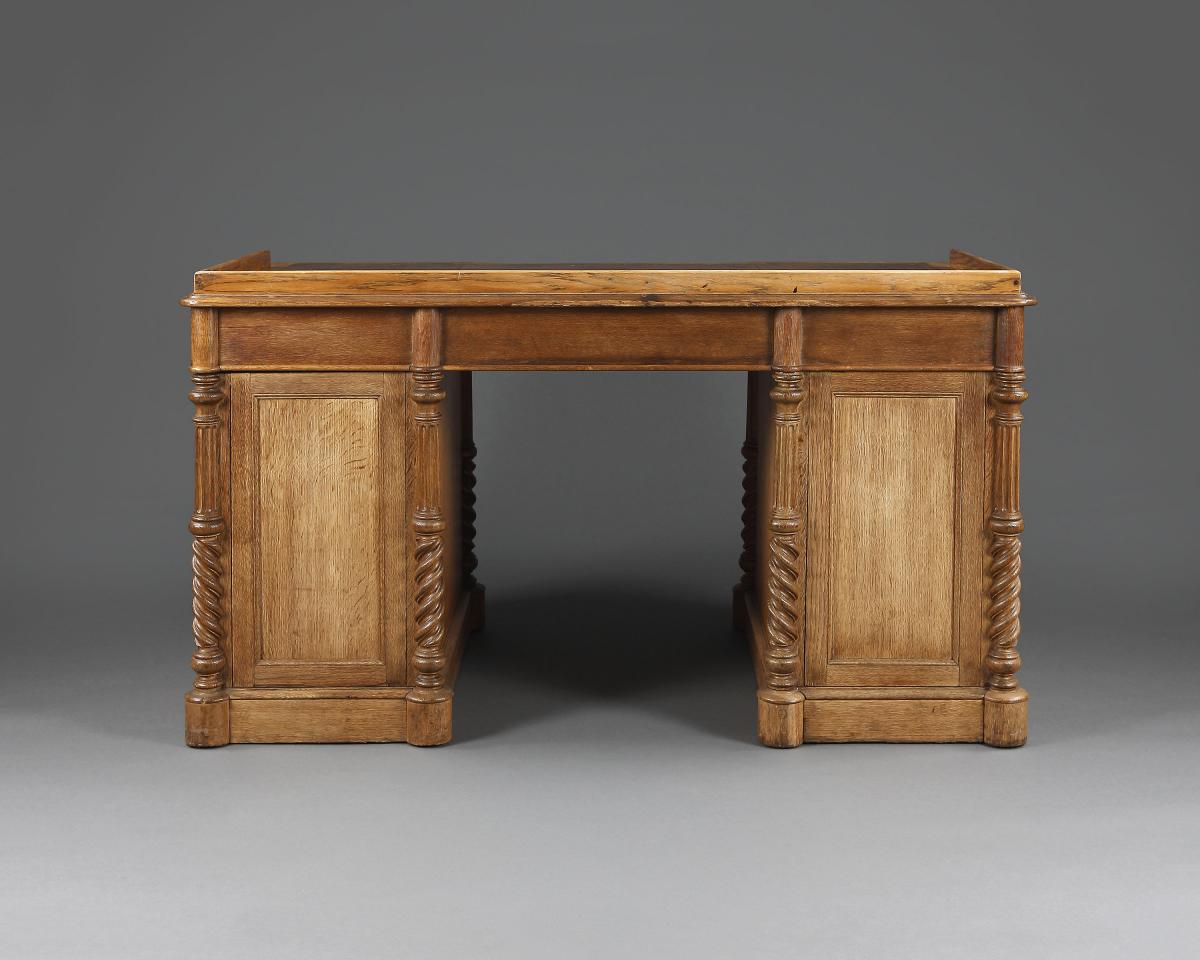19th century Oak Pedestal Desk