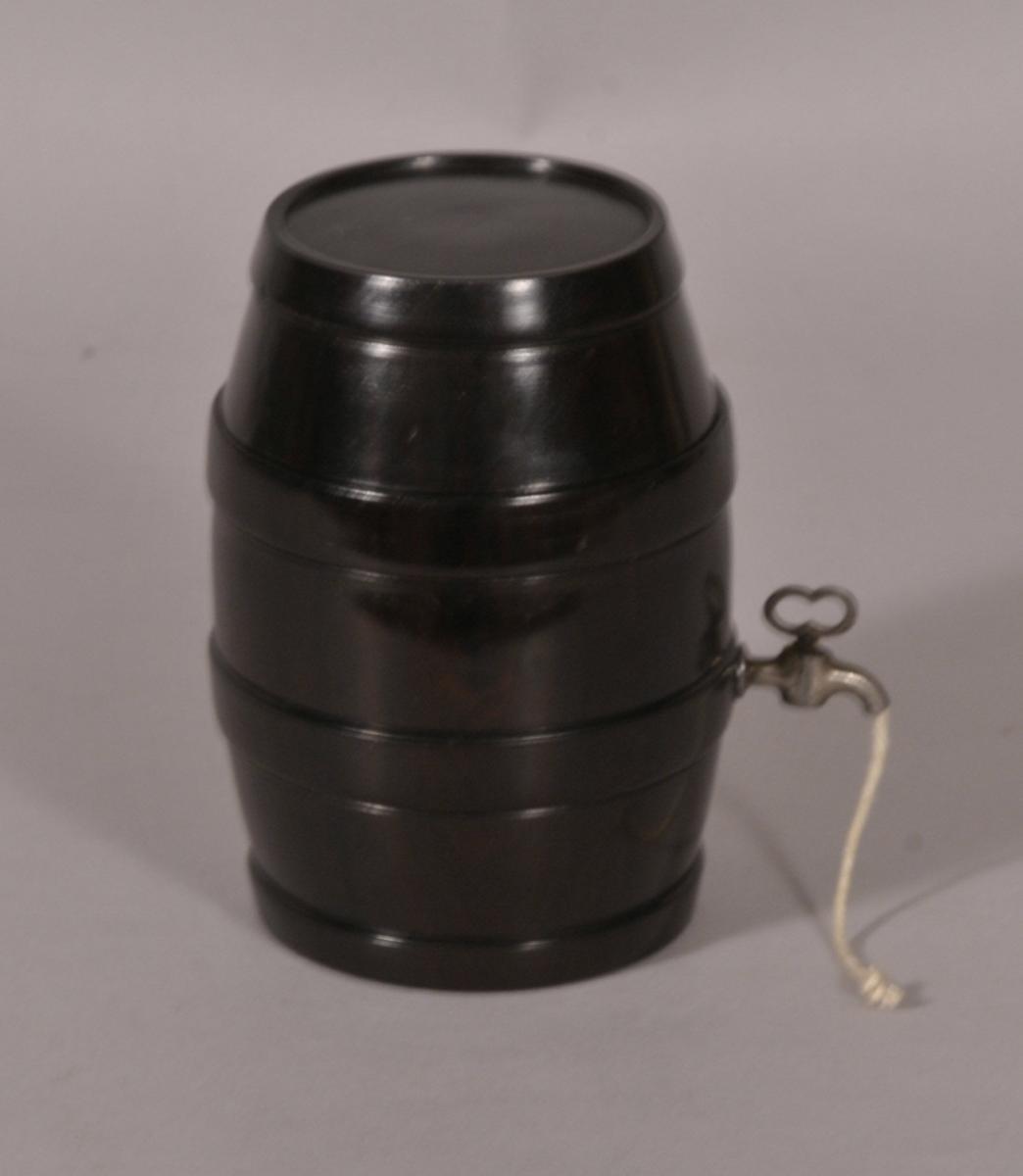 S/1820 19th Century Lignum Vitae String Barrel
