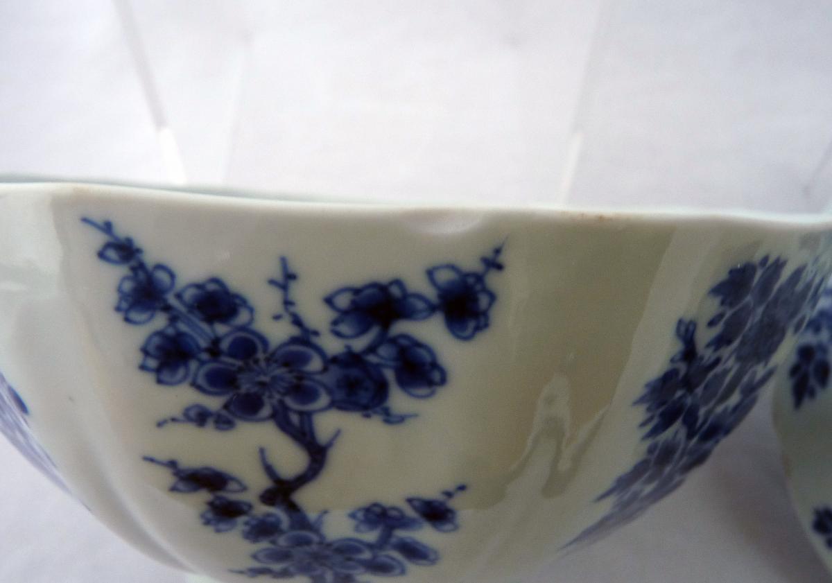 Kangxi Mark and Period Pair of  blue and White Bowls
