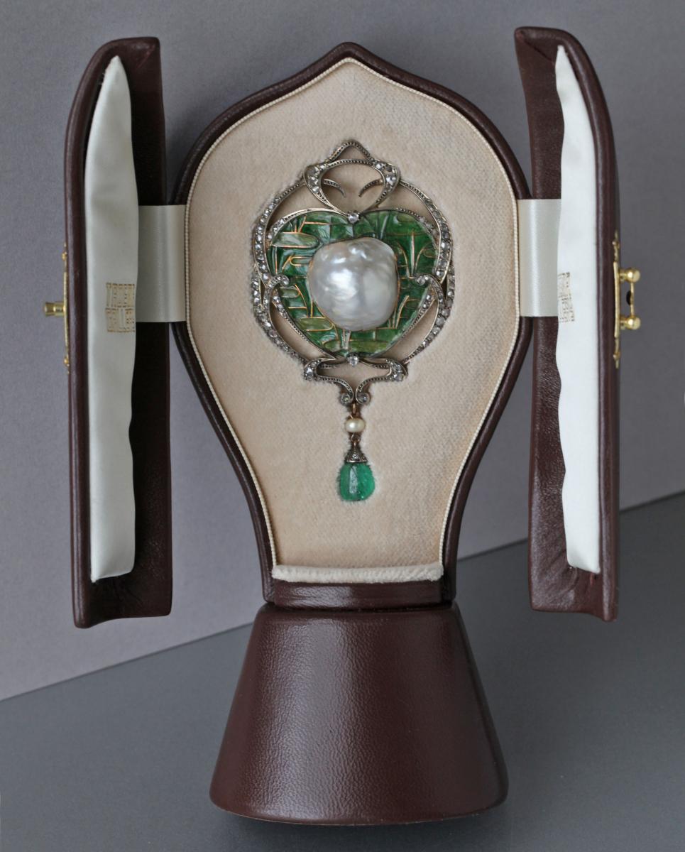 Emile Olive (1852-1902) An impressive Art Nouveau Fonseque & Olive Pendant/Brooch