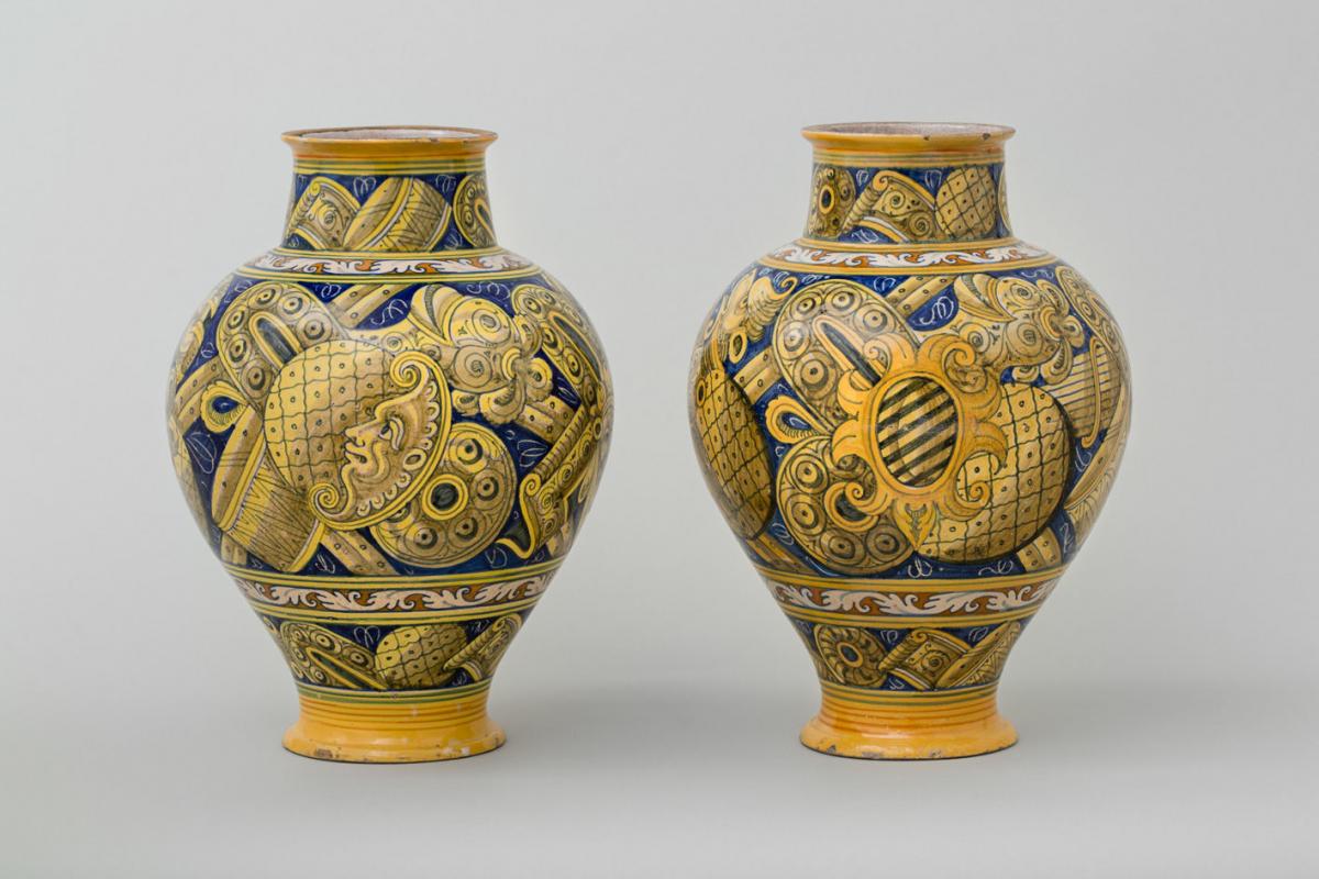 A MAGNIFICENT PAIR OF ITALIAN PALERMO MAIOLICA PHARMACY JARS