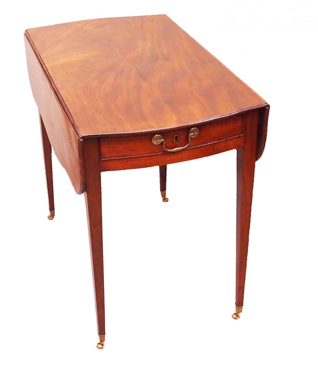 Antique 18th Century Serpentine Pembroke Table