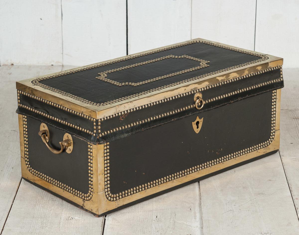 Chinese-Export Travelling Trunk