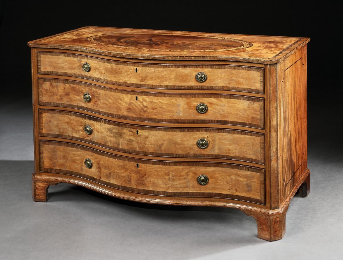 Superb Georgian Period Satinwood Serpentine Commode Chest Thomas Chippendale Wood circa 1775