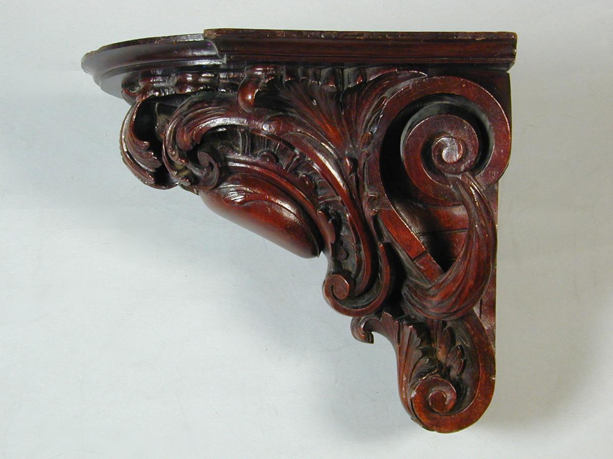 George III carved mahogany bracket, c.1780