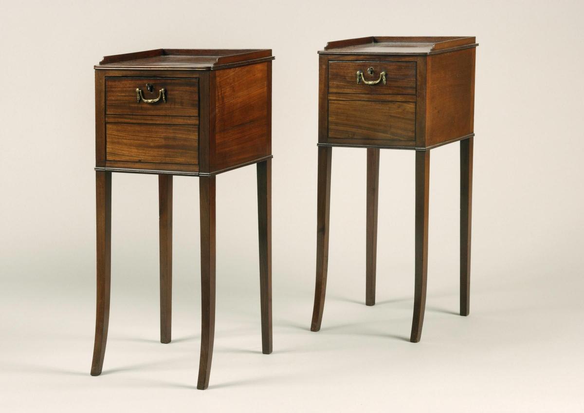 Superb Pair of Georgian Period Mahogany Bedside Tables / Cabinets  Gillows of Lancaster & London  England, circa 1795