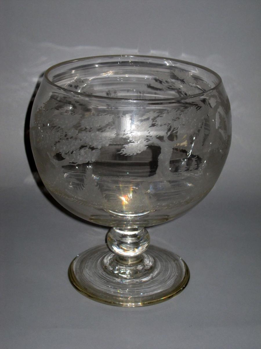 A FINE EARLY 19TH CENTURY LARGE GLASS GOBLET
