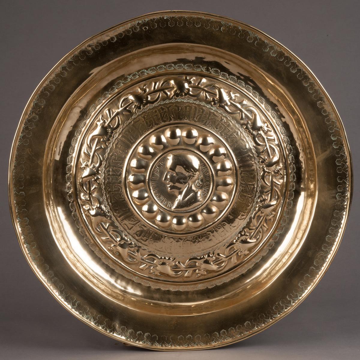 Cicero Centred Alms Dish