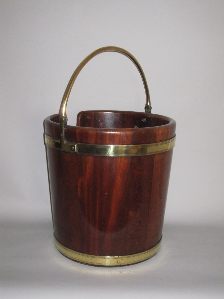 18th Century mahogany & brass plate bucket.