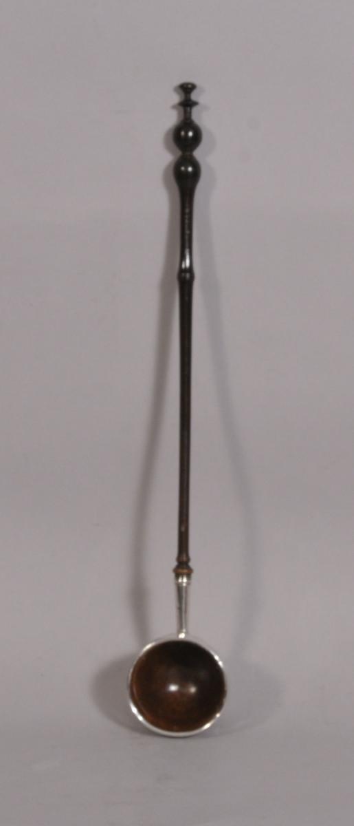 S/3340 Antique Treen Charles II Drinking Ladle