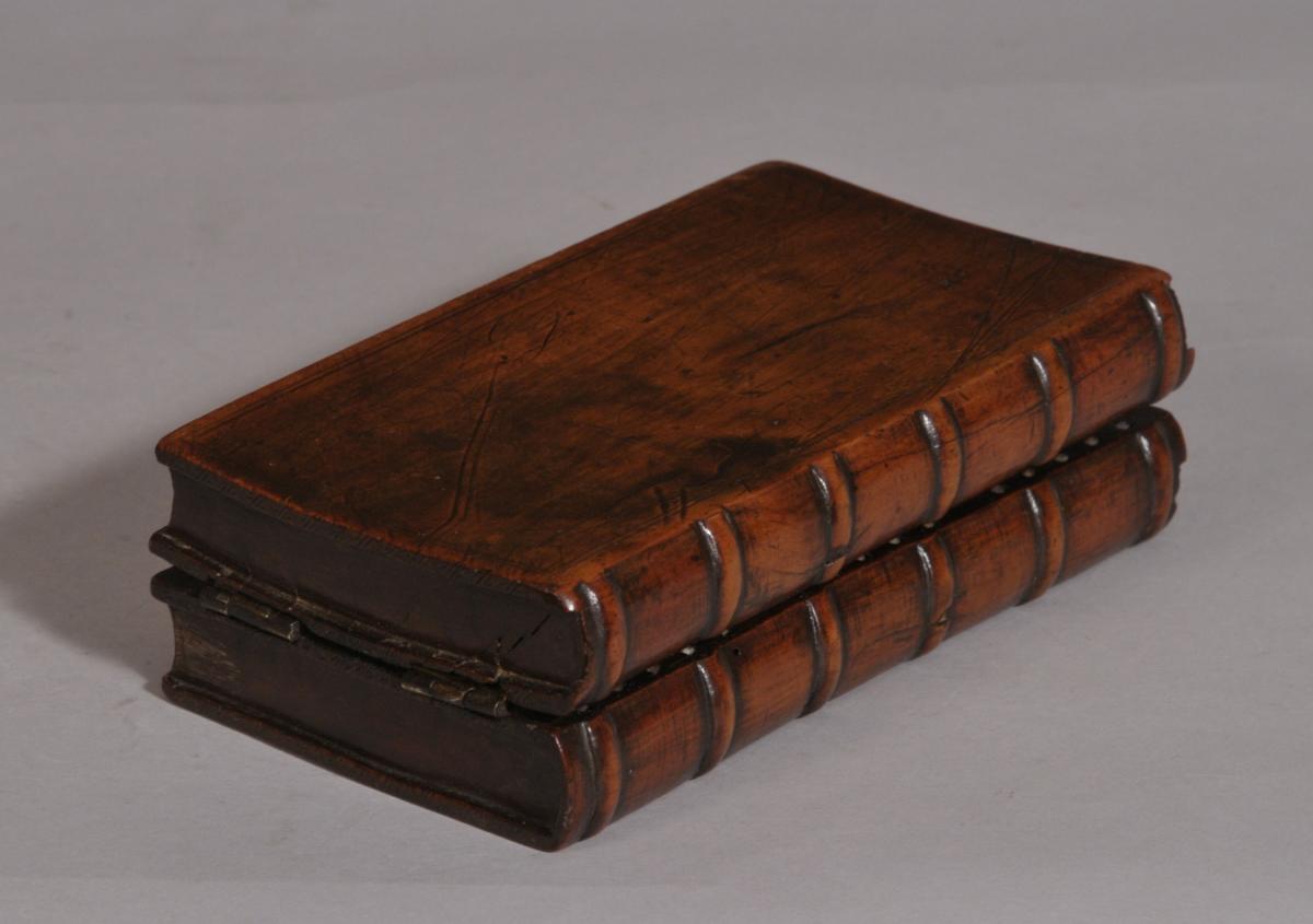 S/3372 Antique Treen 19th Century Yew Wood Book Cribbage Board
