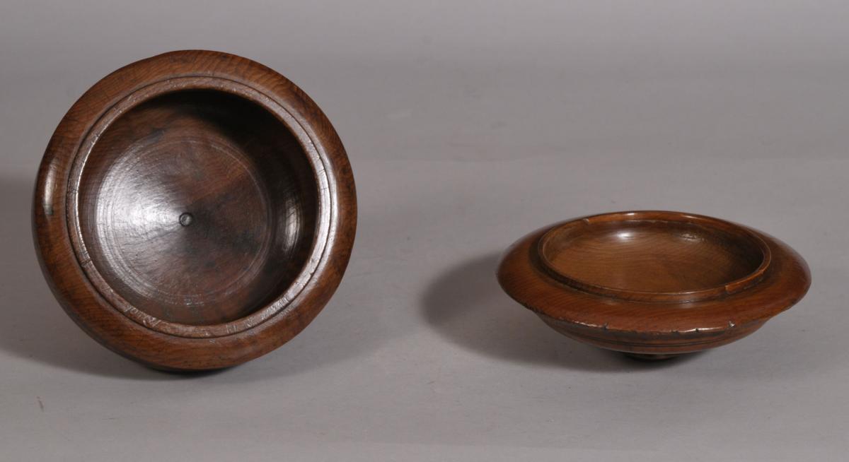 S/3375 Antique Treen 19th Century Yew Wood Lidded Bowl