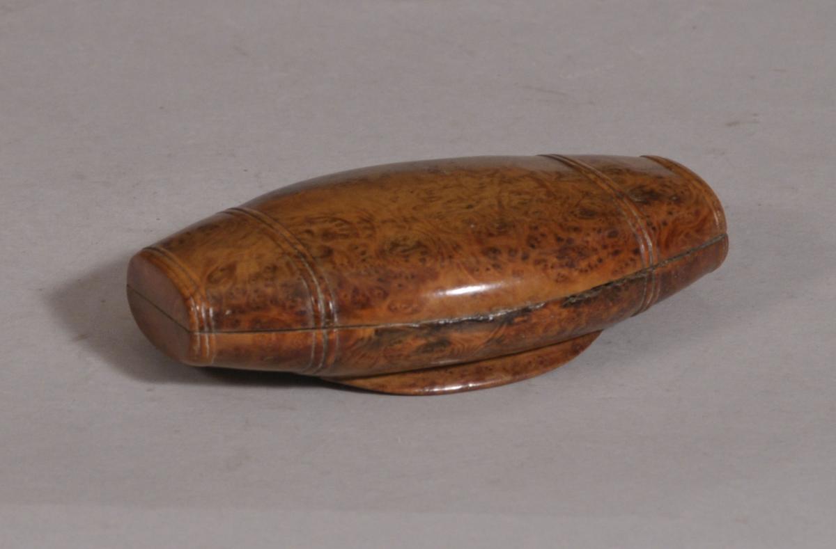 S/3377 Antique Treen 19th Century Burr Maple Pocket Snuff Box | BADA
