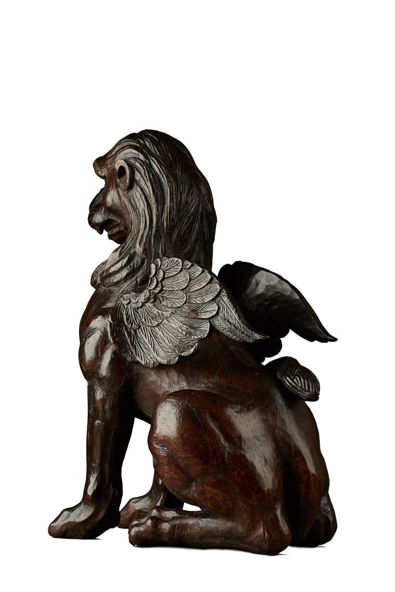 Late 16th / early 17th century walnut griffin
