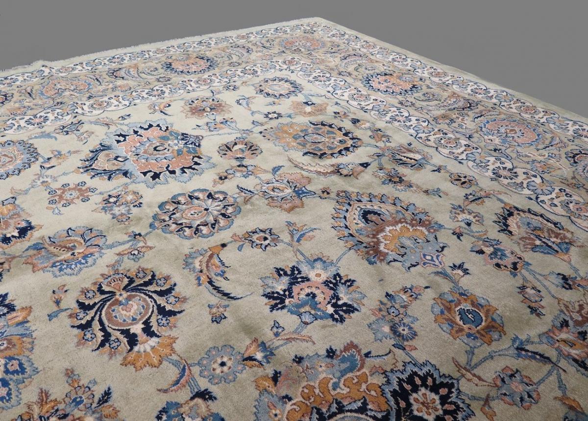 Kashan carpet