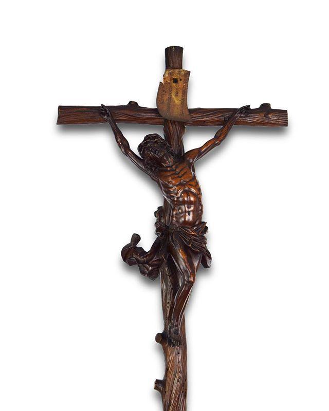 A fine boxwood crucifix with the dying christ. Italian, 17th century.