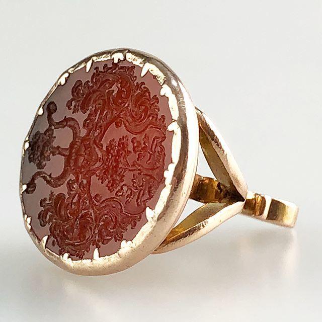 A magnificent carnelian & gold fob seal.Continental, 18th century | BADA