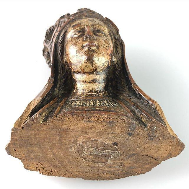 Walnut bust of the Madonna. Northern France, early 16th century