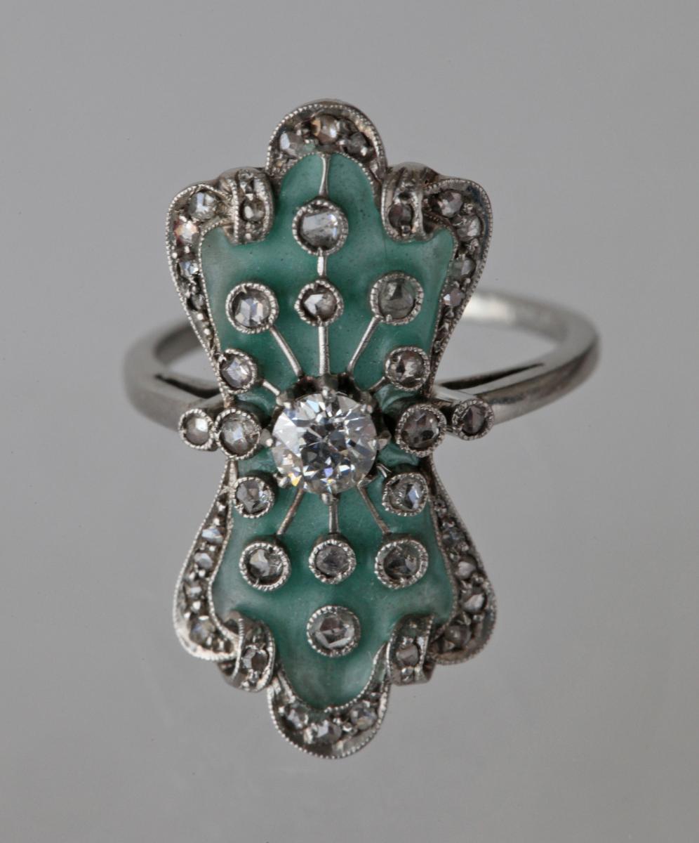 BELLE ÉPOQUE (1850-1910) Ring
