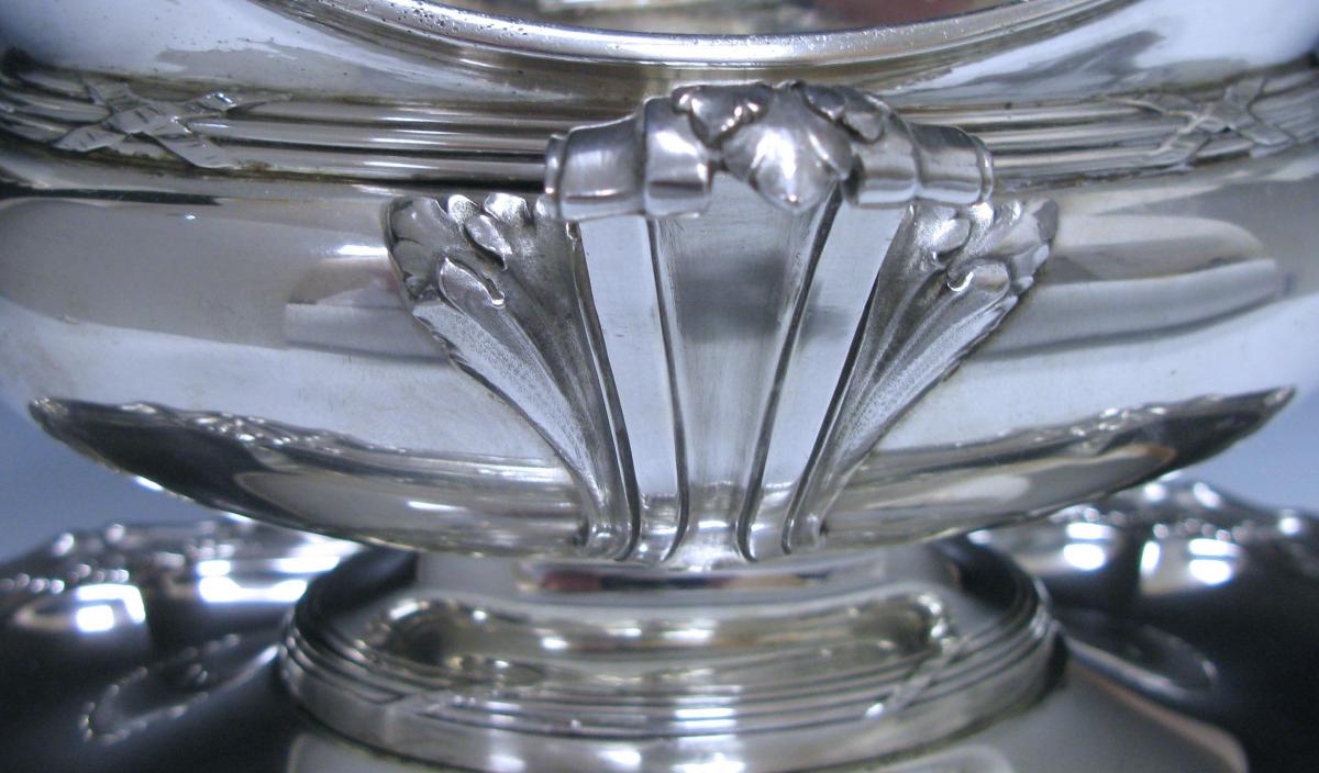 DOUBLE- LIPPED ANTIQUE FRENCH SILVER SAUCE BOAT ON STAND