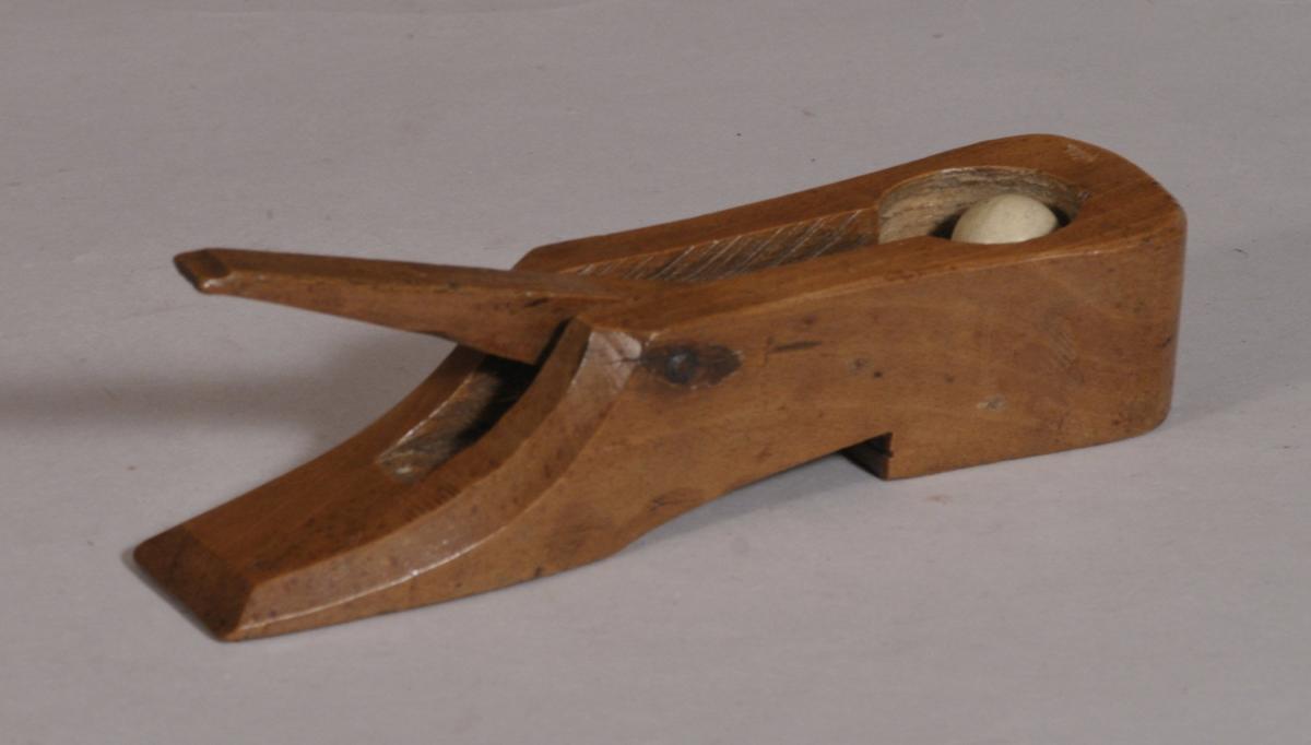 S/3515 Antique Treen 19th Century Beech Tip Shoe