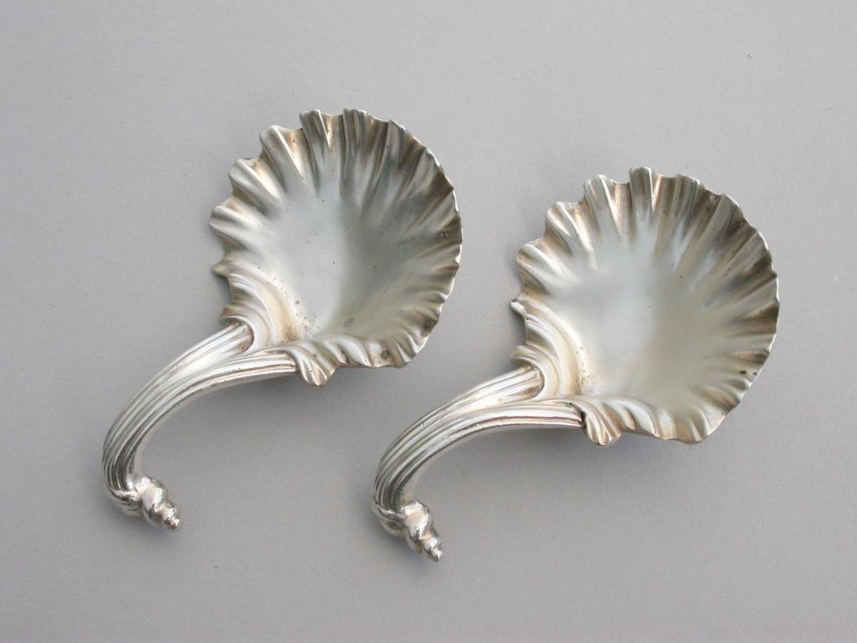 Cased Pair Victorian Cast Silver Scallop Shell Caddy Spoons