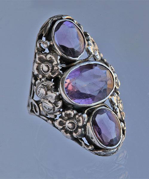 AMERICAN ARTS & CRAFTS (1890-1916) Floral Ring