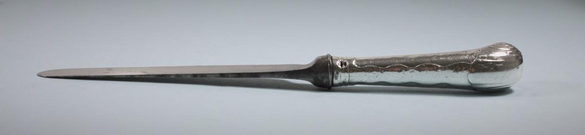GEORGE II 12 Sterling Silver Pistol Handled Dessert Forks and Knives. Circa 1745