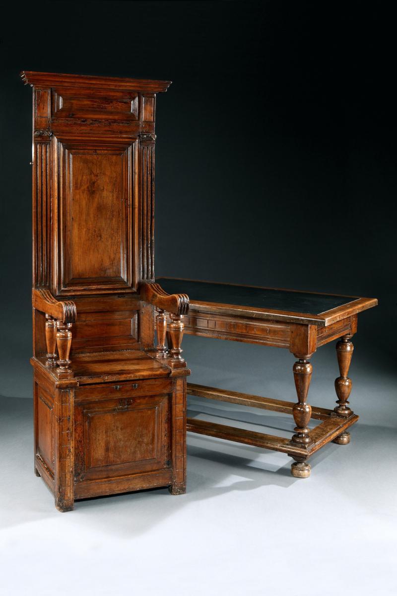 16th Century Second Renaissance walnut Cathedra Throne chair with secret catch