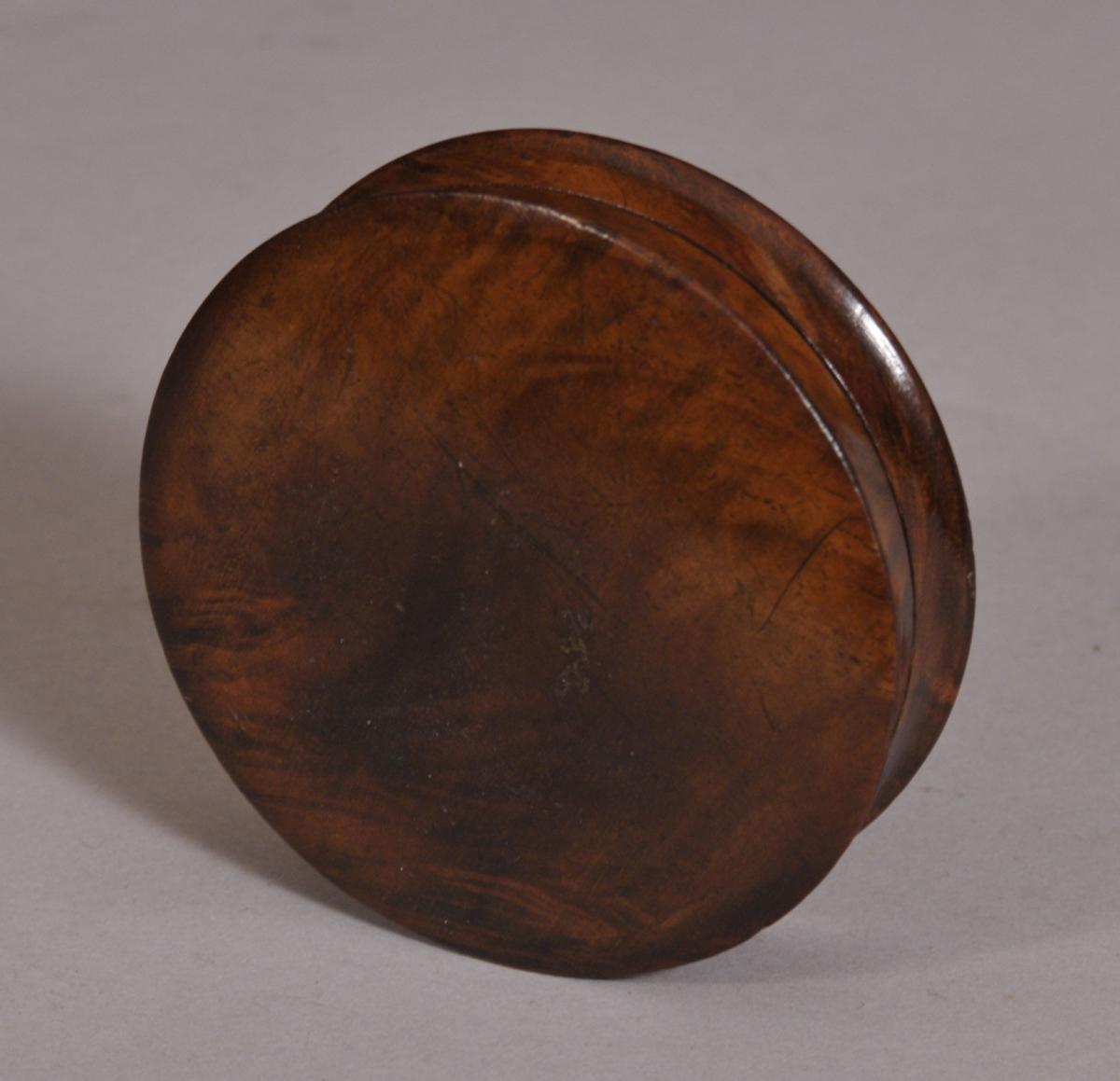 S/3613 Antique Treen 19th Century Figured Walnut Circular Snuff Box
