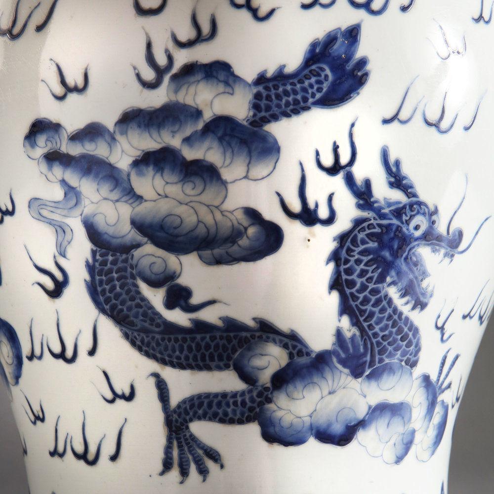 A LARGE BLUE AND WHITE CHINESE VASE AS A LAMP