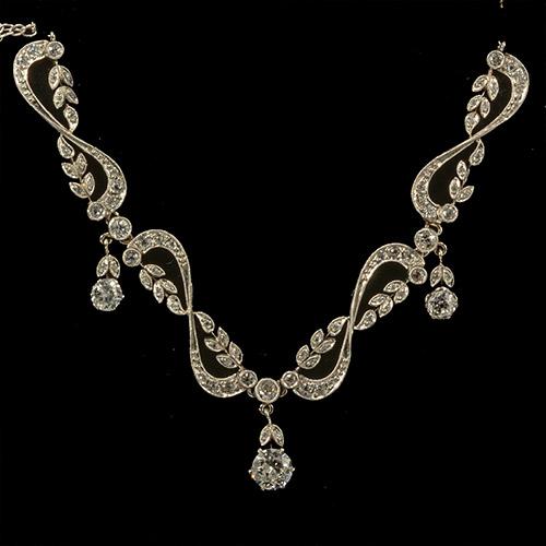 Platinum set Edwardian diamond pretty necklace very wearable 1910c