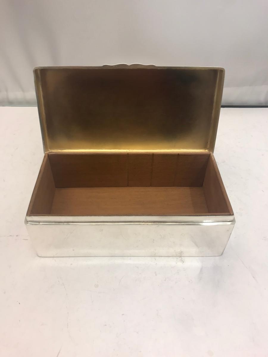 Antique sterling silver box with solid lid