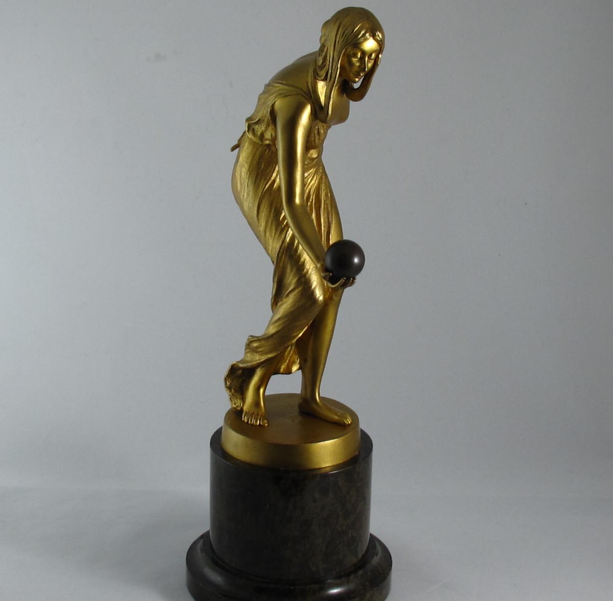 Art Nouveau gilt bronze figure Atalanta | BADA