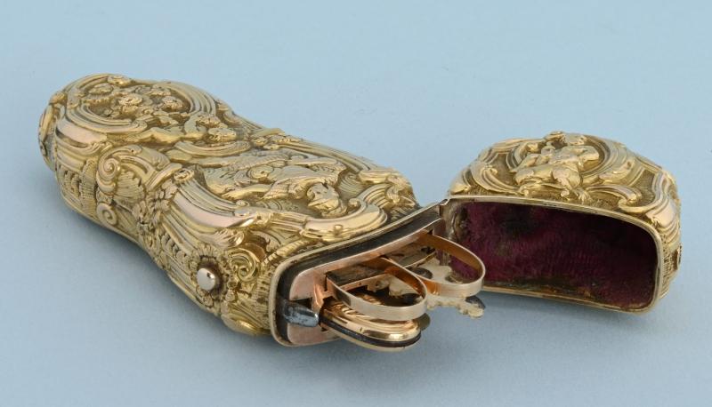 Gold Repousse Sewing Etui