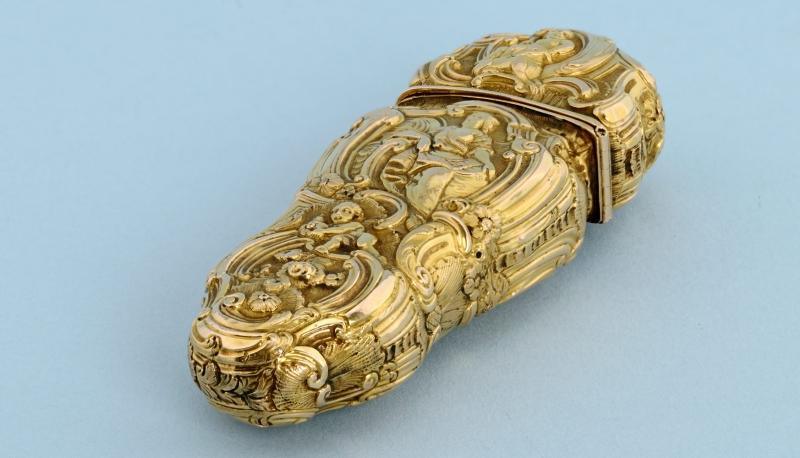 Gold Repousse Sewing Etui