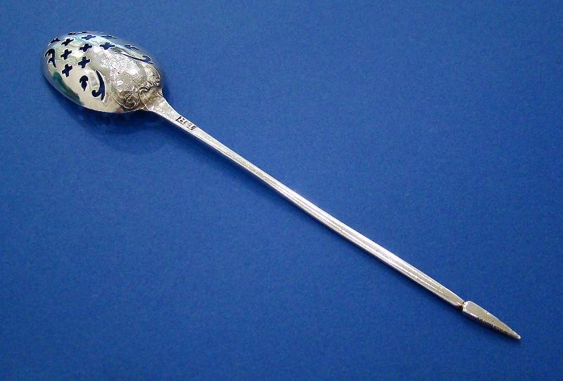 Georgian Silver 'Shell & Scroll-Back' Mote Spoon