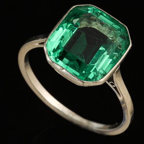Platinum Art Deco Colombian Emerald Ring