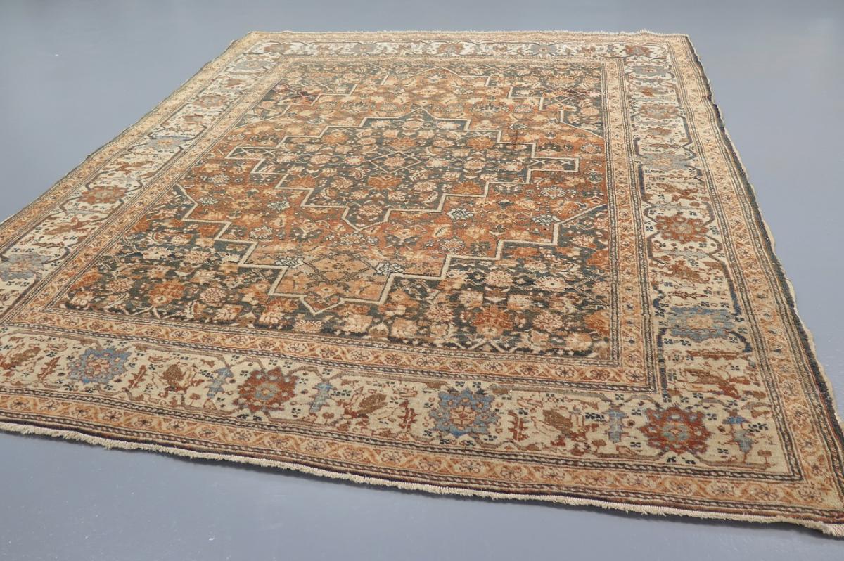 Antique Tabriz rug - Associated with Masterweaver, Hadji Jalili