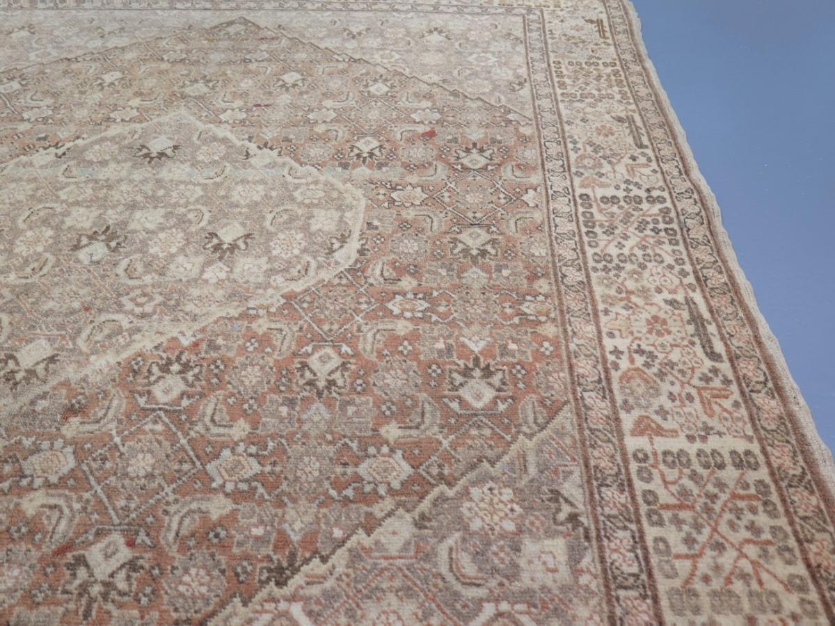 Fine Tabriz rug - Associated with Masterweaver, Hadji Jalili