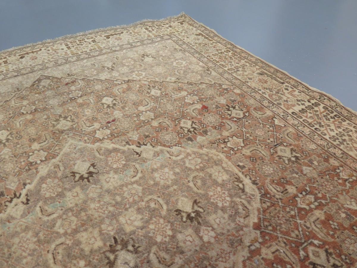 Fine Tabriz rug - Associated with Masterweaver, Hadji Jalili