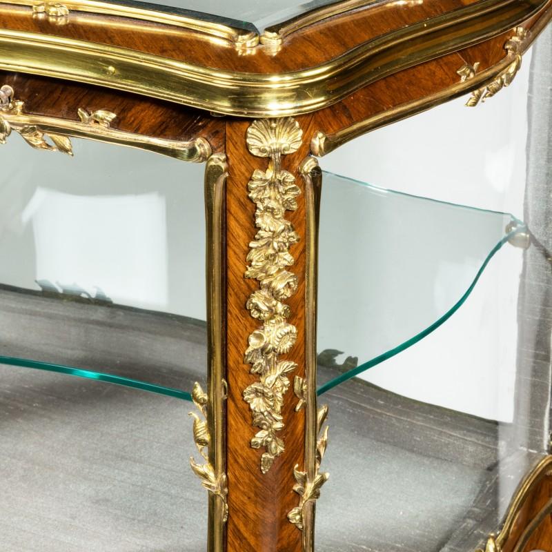 A Napoleon III kingwood bijouterie table