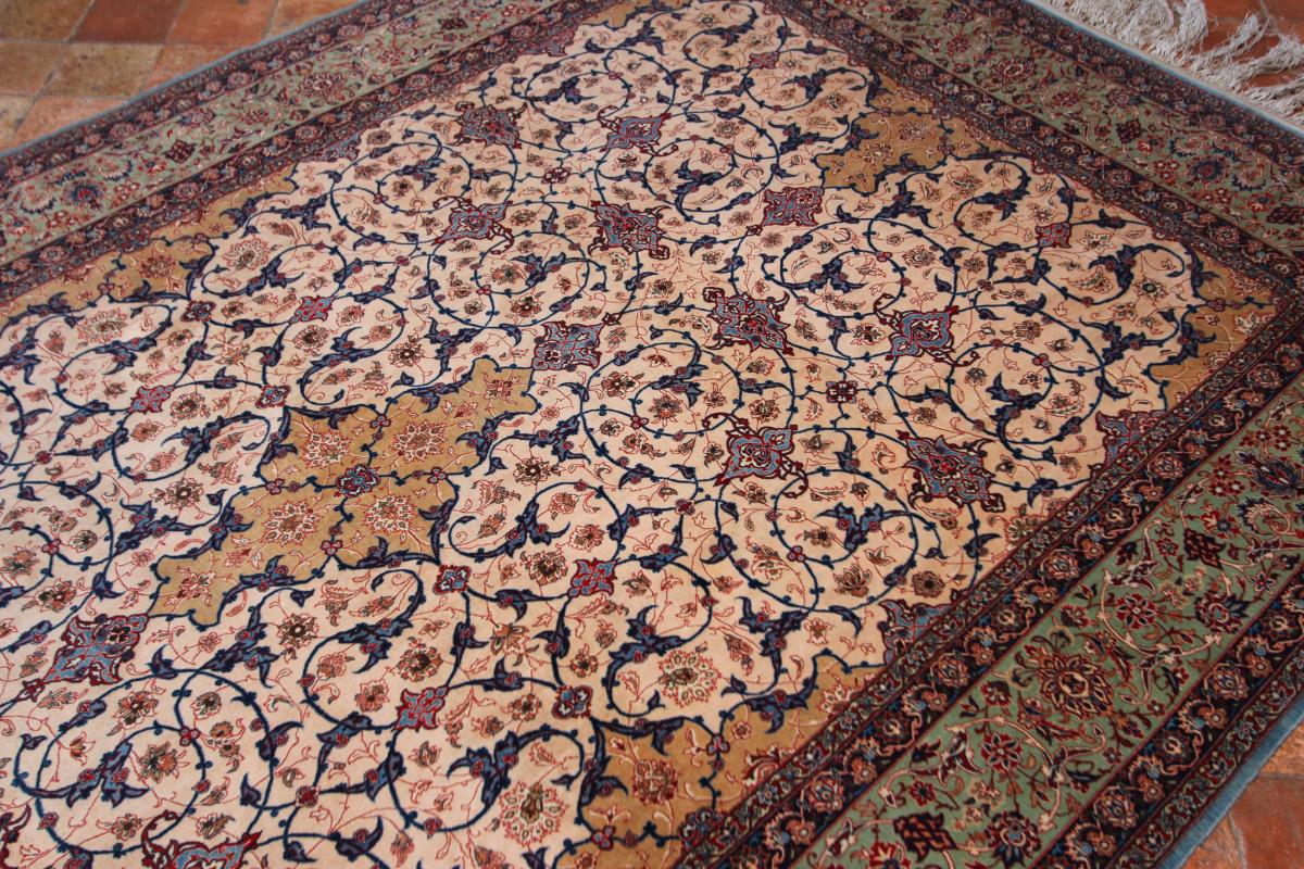 Isfahan carpet, owned by former Prime Minister Harold Wilson