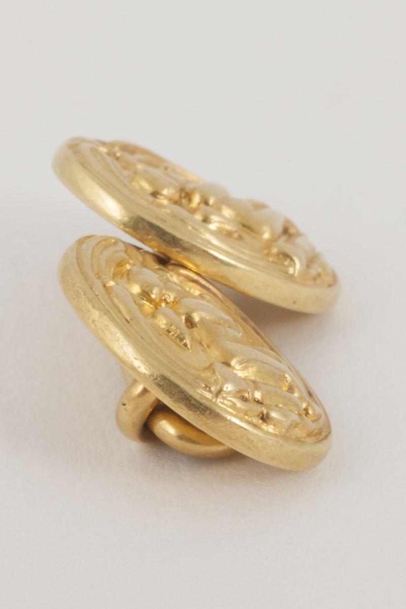 Art Nouveau Antique Cufflinks Winged Cherubs in 15 Carat Gold , English circa 1900