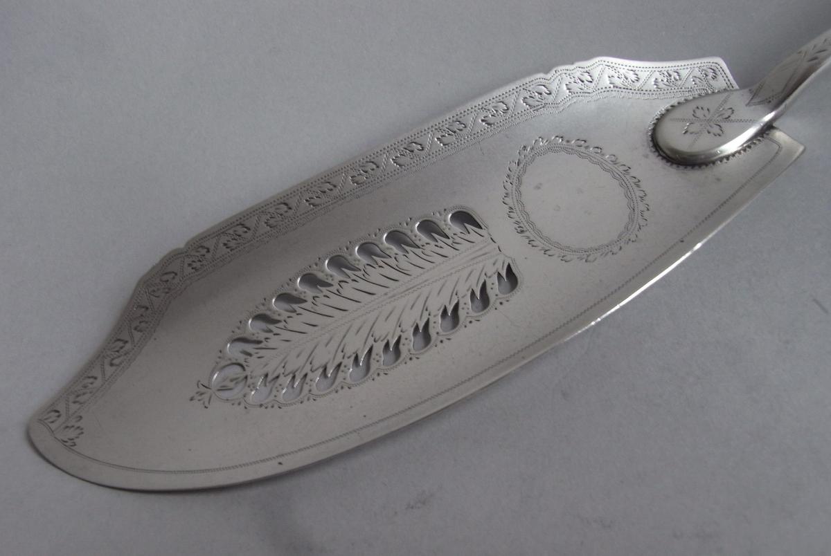 An extremely rare George III Serving Slice made in Aberdeen circa 1800 by James Erskine
