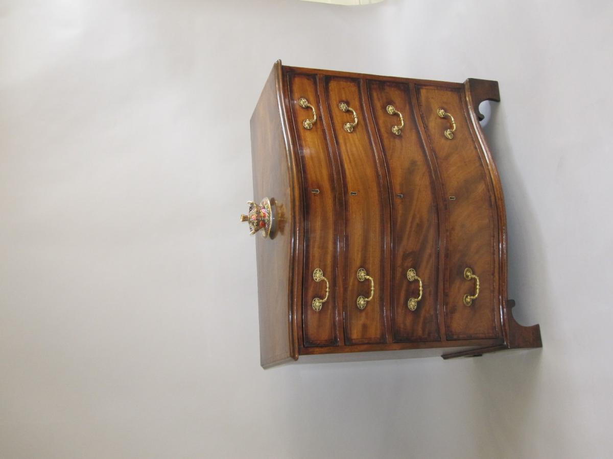 18th Century mahogany serpentine chest, circa 1780.