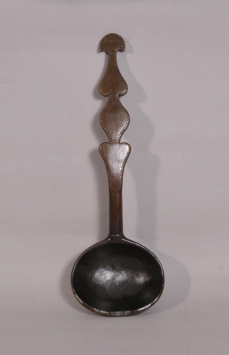 S/3778 Antique Treen 19th Century Welsh Fruitwood Love Ladle