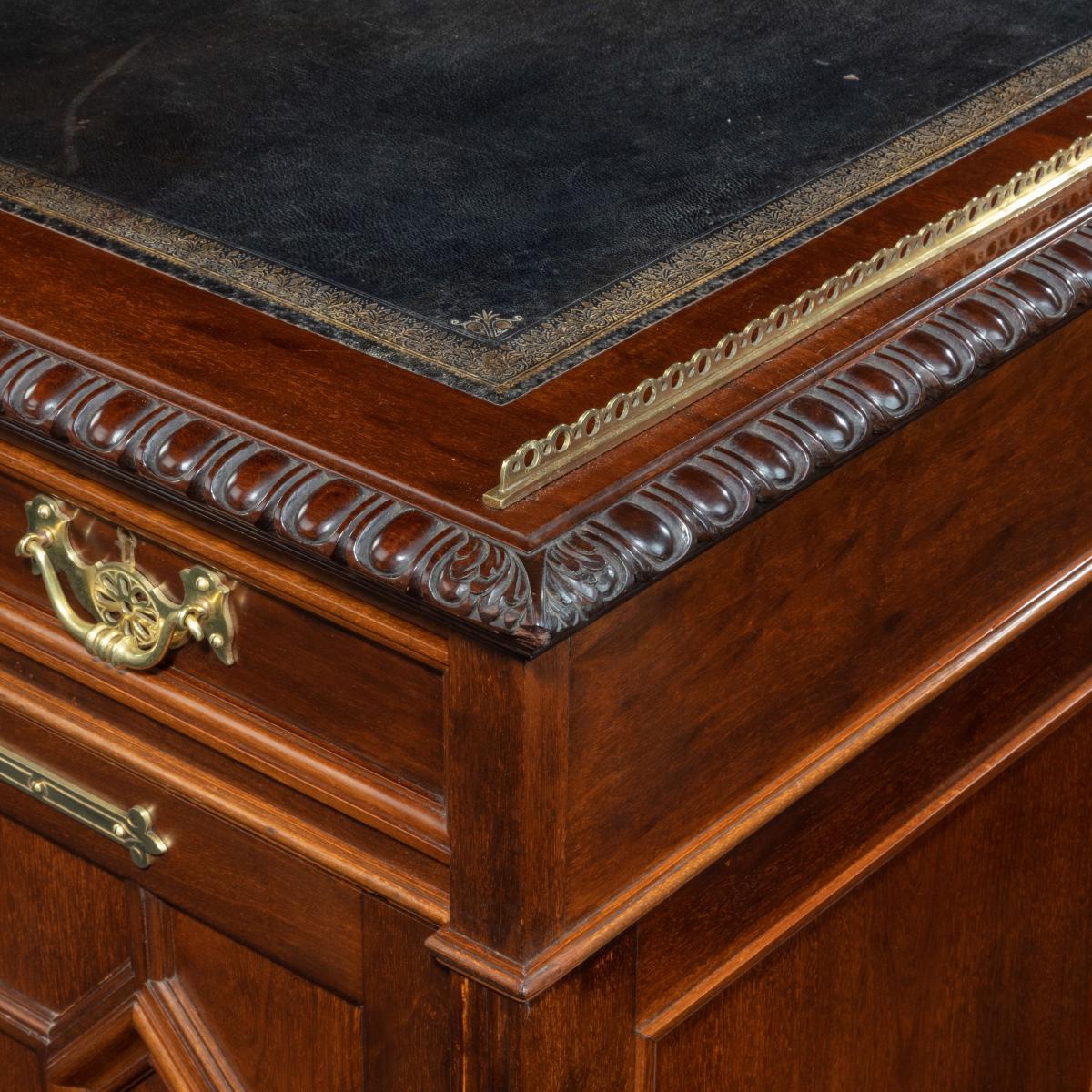 A Fine Quality Late Victorian Mahogany Pedestal Desk